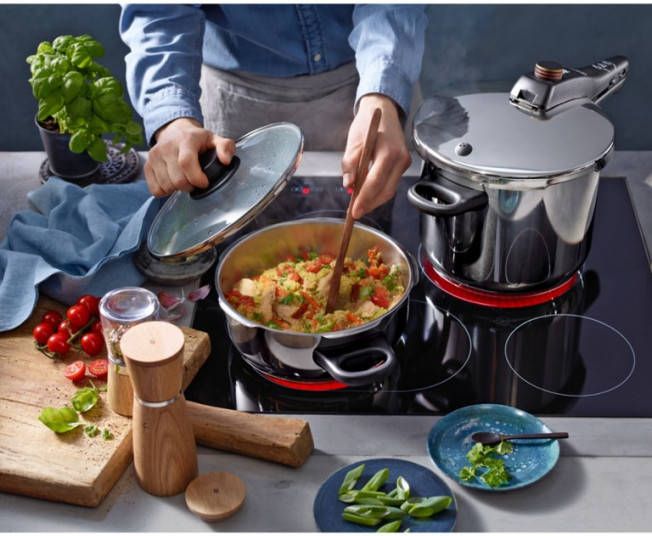 WMF Perfect Plus One Pot Snelkookpan, 3 Liter, Stoomkookpan Met Vlamvertragend Groot Kooksignaal 2 Kookstanden Afneembare Dekselgreep Eenhands Kookstandregelaar Cromargan Roestvrij Staal 2852948029