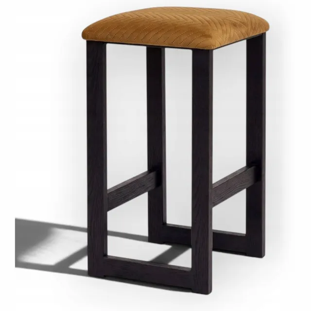 Taborecik Zwarte Metalen Hoker met Beige Visgraat Velours Zitting Black