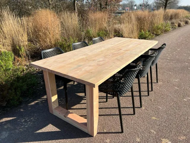 NordXL Douglashouten tafel Koa met U poten