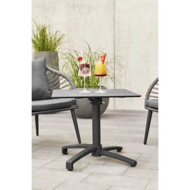 Vega Bijzettafel voor buiten Lift vierkant; 66x66x50 cm (LxBxH); Tafelblad beton, frame zwart; vierkant