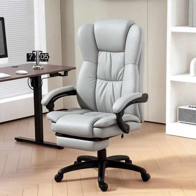 OKWISH Bureaustoel 68,5 X 68,5 X 113 Tot 121 Cm - Massage Met 6 Punten, 135 Graden Kantelbaar Met Voetsteun - Thuiswerk En Studeerkamer - Kunstleer - Lichtgrijs