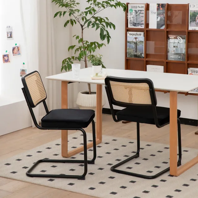 WUVRIE Set van 2 eetkamerstoelen - Fluwelen zitting, rotan rugleuning en verchroomd stalen onderstel - Zwart
