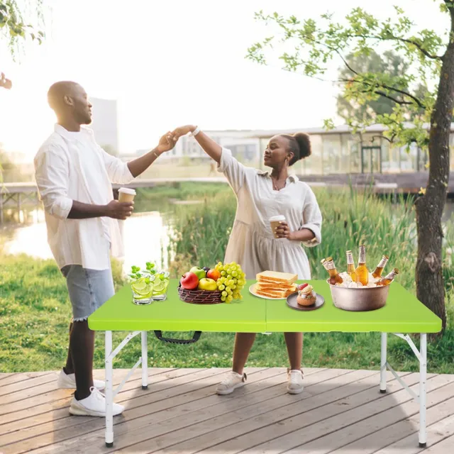 MEUNIQ opvouwbare picknicktafel 125 x 61 cm – in hoogte verstelbare campingtafel met handgreep, kunststof blad en stalen frame voor tuin en groen