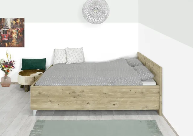 NordXL Steigerhouten bed Belva met landelijke pootjes