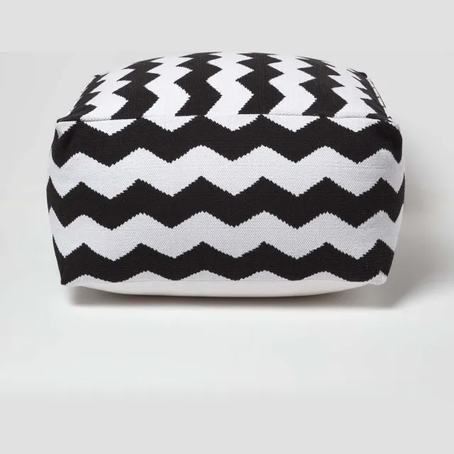 Homescapes Designer Kruk Poef Würfel Chevron Zwart/Wit