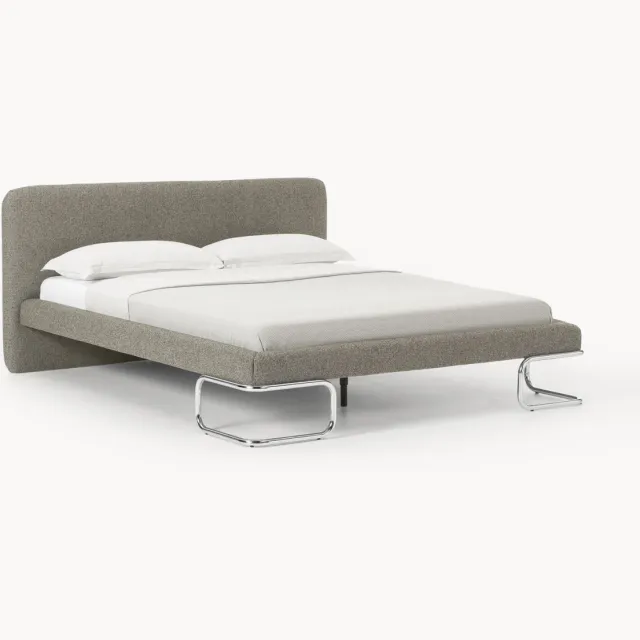 Westwing Collection Gestoffeerd bouclé bed Olina met metalen poten Groen, Zilverkleurig