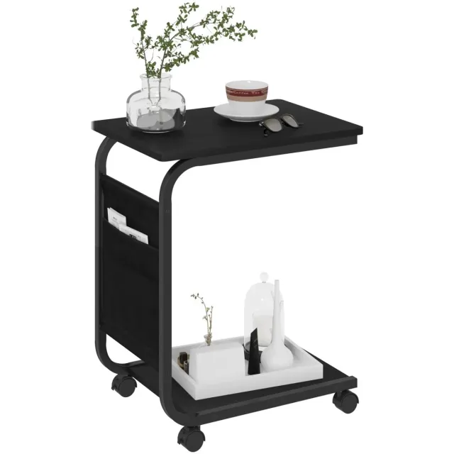 Klarven Bijzettafel Zwart - Bijzettafeltjes Woonkamer - Bijzettafel Bank - Bijzettafel Hout - Bijzettafel - Op Wielen met Rem - 2 Planken en Zijzak - Compact, Schuift Onder Bed of Bank - B50xh62xd35cm