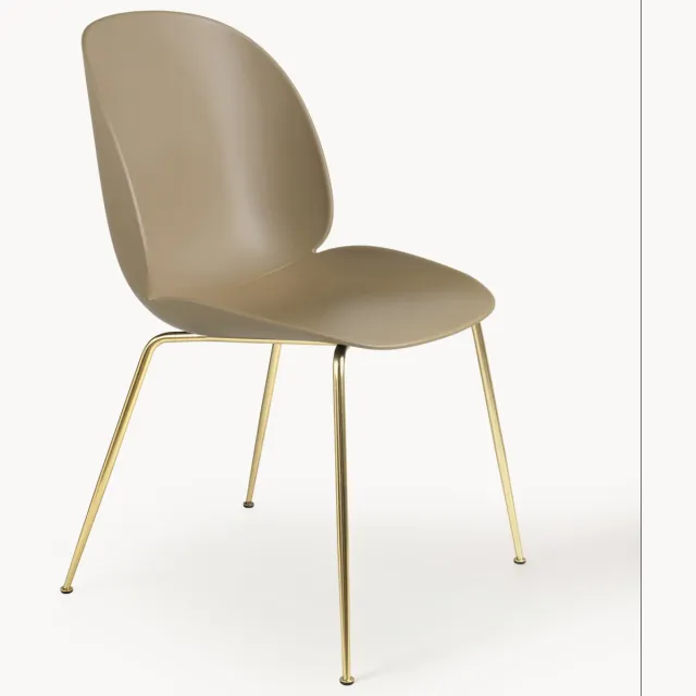 GUBI Kunststof stoel Beetle Beige, Goudkleurig
