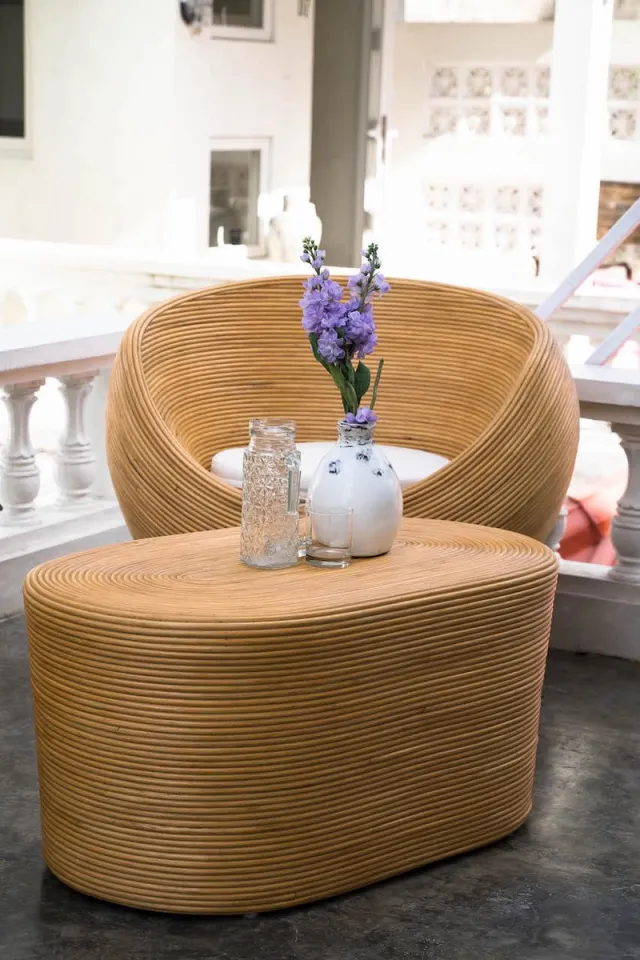 Monnarita Tegal - Ovale Rattan Tafel - Handgemaakt - Eko Stijl Lichtbruin