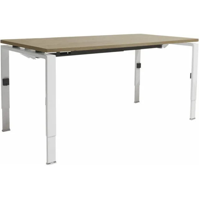 Schaffenburg Linesto N4 bureau, hoogte instelbaar (65-85cm) met 180x80cm lindberg eiken zwevend 25mm blad en zwart (RAL9005) vierpoot N-frame (poot rechthoekig 66 x 26 mm.), (met geintegreerde kabelgoot) Zwart (RAL9005)/Lindberg eiken