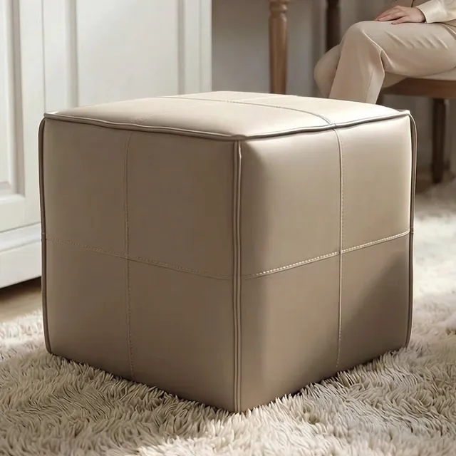GUYII Vierkante Poef 43 x 43 x 42 cm Taupegrijs, PU Leren Krukje, Gestoffeerd Schoenenbankje, Voetenbankje en Extra Zitplaats voor Woonkamer, Slaapkamer en Hal