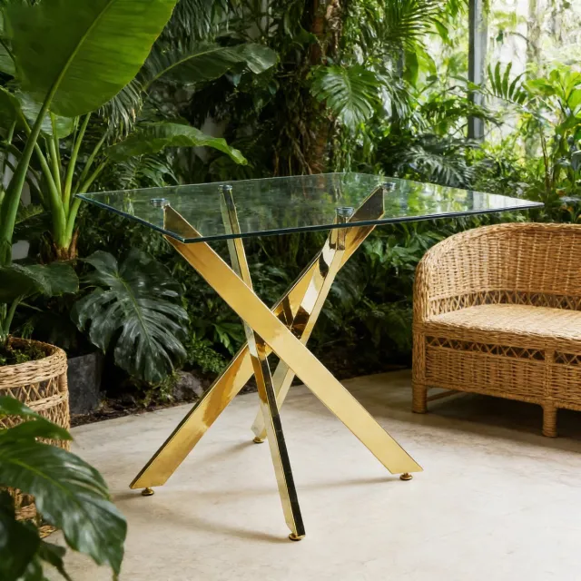 MEUNIQ vierkante eettafel 80 x 80 x 75 cm met glazen blad en X-vormige metalen poten, modern tafelmeubel voor keuken en eetkamer, goud Golden