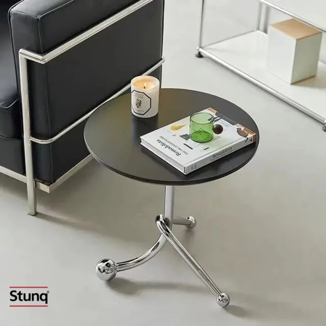 Stunq Ronde bijzettafel met zwart blad en verchroomd onderstel