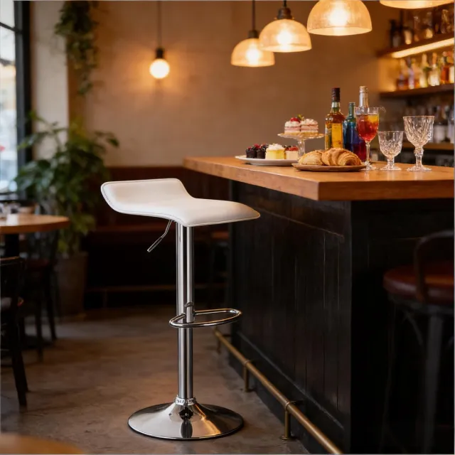 MEUNIQ barkruk verstelbaar 62-84 cm met rugleuning en 360 graden draaibare zitting, kunstleer en chromen stalen onderstel, wit, voor bar, keuken en counter