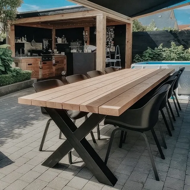 Robustiek Wonen Tuintafel Douglas 220 x 90 cm - Stalen X poten + Tijdelijk Gratis Onderhoudspakket - inclusief vakkundige montage Bruin