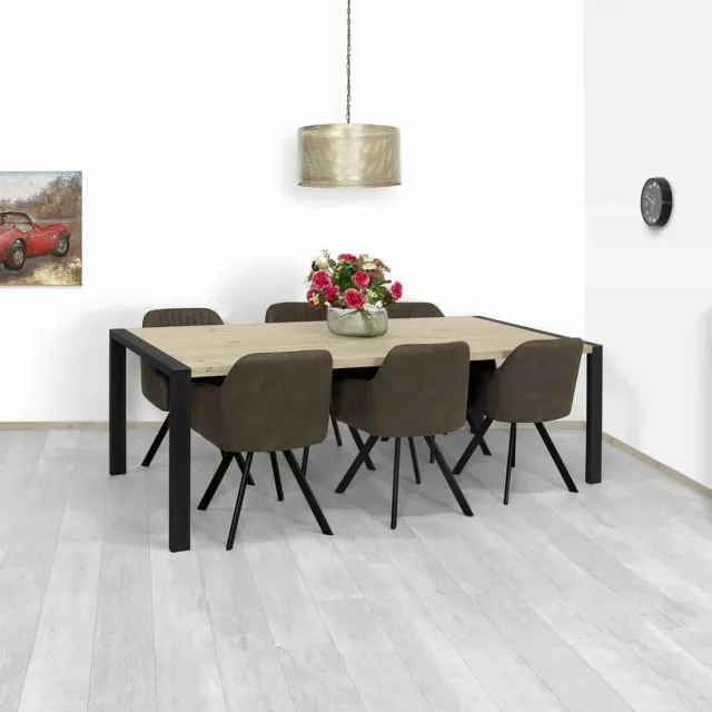 Eikenhouten tafel Novi