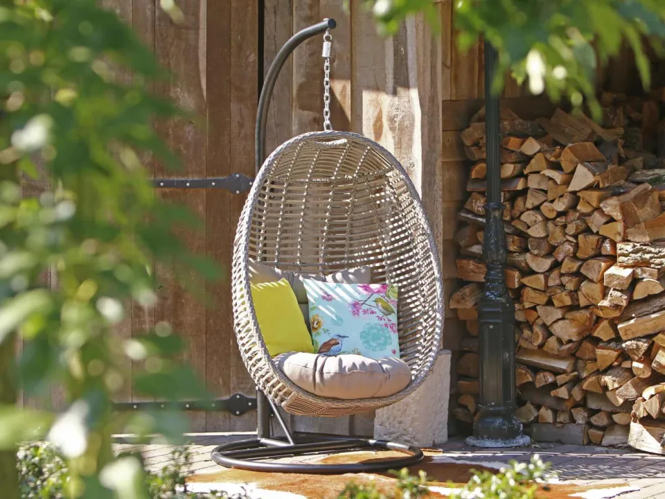 Manifesto Furniture Manifesto Ortello Cocoon hangstoel met standaard taupe, foto 4