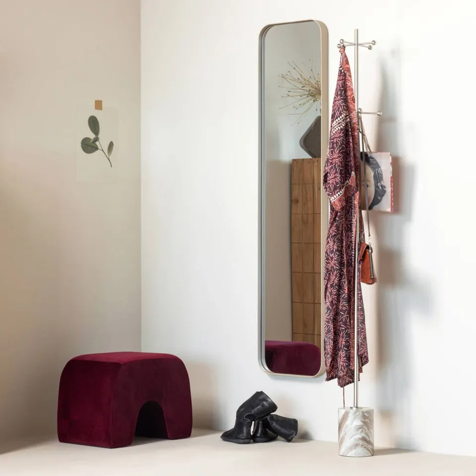 WOOOD Lucen Poef - Velvet - Bordeauxrood - 40x54x37, foto 3