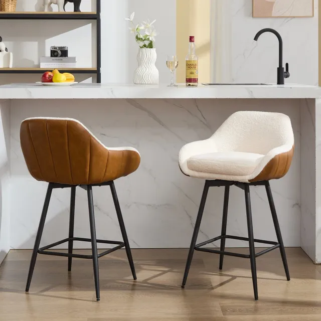 Triumpunpre Set van 2 Draaibare Counter Barstoelen - Gestoffeerde Keukenstoelen Met Rug‑ En Armleuning - Verstelbare Voetsteun - Metalen Onderstel voor Keukeneiland Thuisbar - PU Bruin + Teddyfluweel Wit