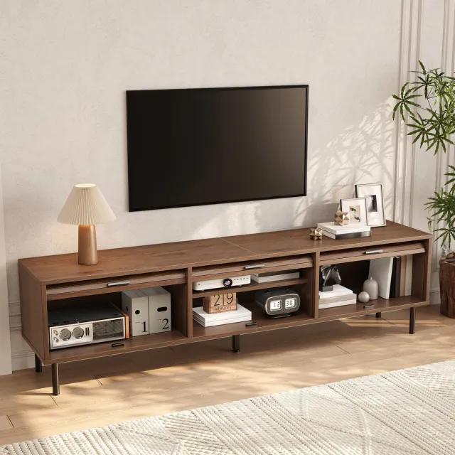 HAUSS SPOLE Tv Meubel - Drie Schuifdeuren Met Verticale Ribbelstructuur En Open Vakken - Voor Woonkamer En Mediacorner - MDF En Spaanplaat - Walnoot - 180x40x55 Cm Walnut