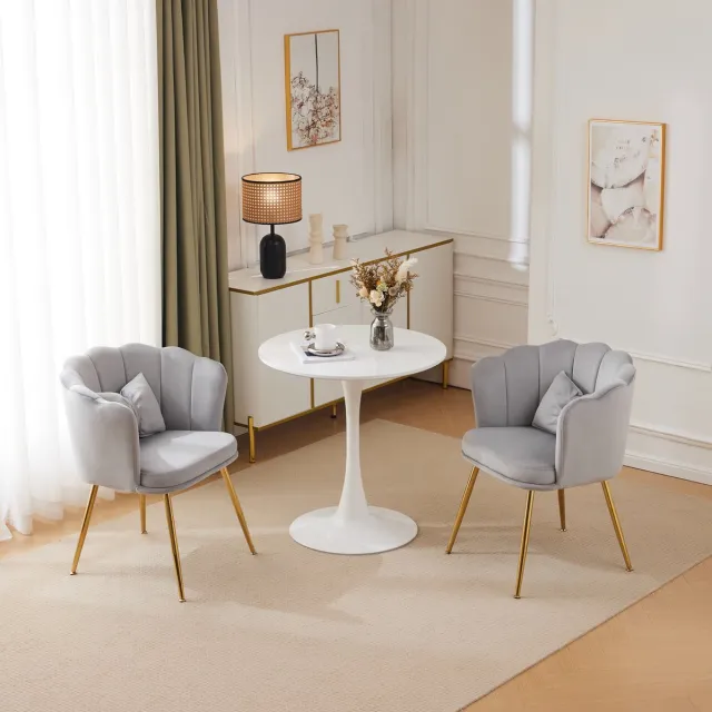 MEUNIQ Set van 2 grijze velvet fauteuils met bloemblaadrugleuning, gewatteerde zitting, gouden metalen poten en kussen voor woonkamer of slaapkamer Grijs