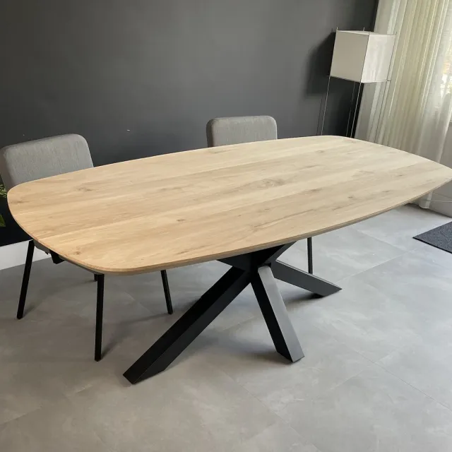 Blackwood Tafels Blackwood - Deens Ovale Eettafel - Puur Massief Eiken - Behandeld - 220x110 centimeter - Stalen Matrix Poot Blank eiken