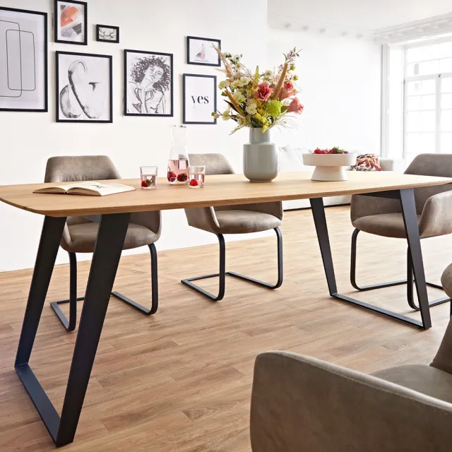 DELIFE Eetkamertafel Edge Boot eiken natuur 200x100x2,5-3 metaal schuin zwart Zwitserse rand Bruin