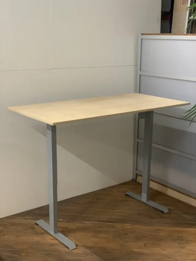 FERBOX - Kantoor & Design FB01 - elektrisch zit sta bureau met memory - grijs onderstel - ahorn licht eiken blad - NU MET GRATIS USB OPLADER! - 180 x 80 - NIEUW