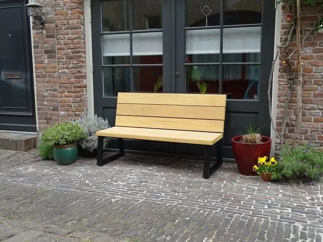Douglashouten bankje Anton met stalen poten