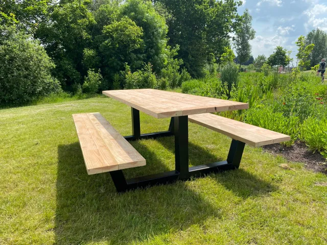 NordXL Douglashout picknicktafel Gorin met stalen anker poot
