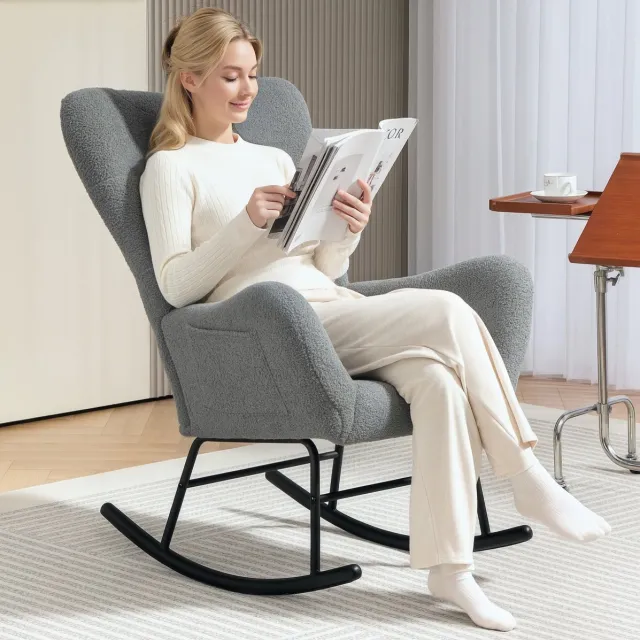 MEUNIQ Schommelstoel fauteuil 67 x 95 x 100 cm met armleuningen, lendenkussen en zijvak, teddystof look, metalen onderstel voor woonkamer of slaapkamer, grijs