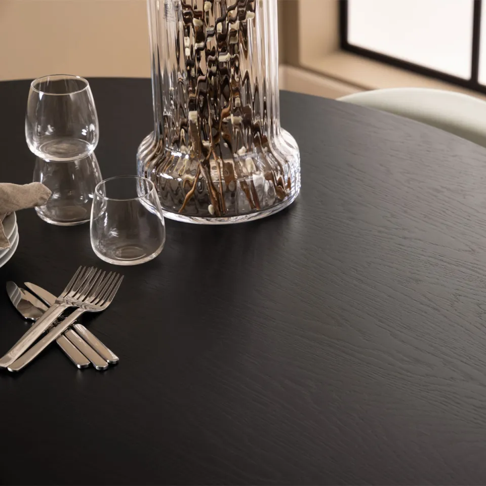 Lisomme Jade houten eettafel zwart - Ø 140 cm, foto 5