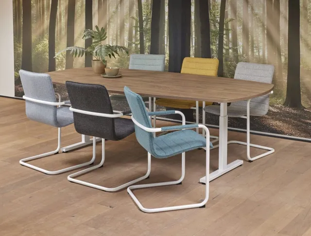 ABC Kantoormeubelen Vergadertafel Quick Deens Ovaal 240x120cm frame Zwart (RAL9005) blad Logan eiken