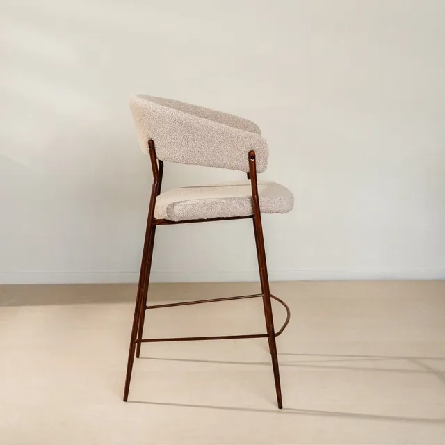 Dimehouse Japandi barkruk bouclé zandkleur Ryo - walnootlook frame - set van 2