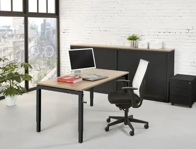 ABC Kantoormeubelen 4 poots slinger verstelbaar bureau zit/zit Kubus breed 180CM diep 80CM bladkleur Logan eiken framekleur Aluminium (RAL9006) Aluminium (RAL9006)/Logan eiken