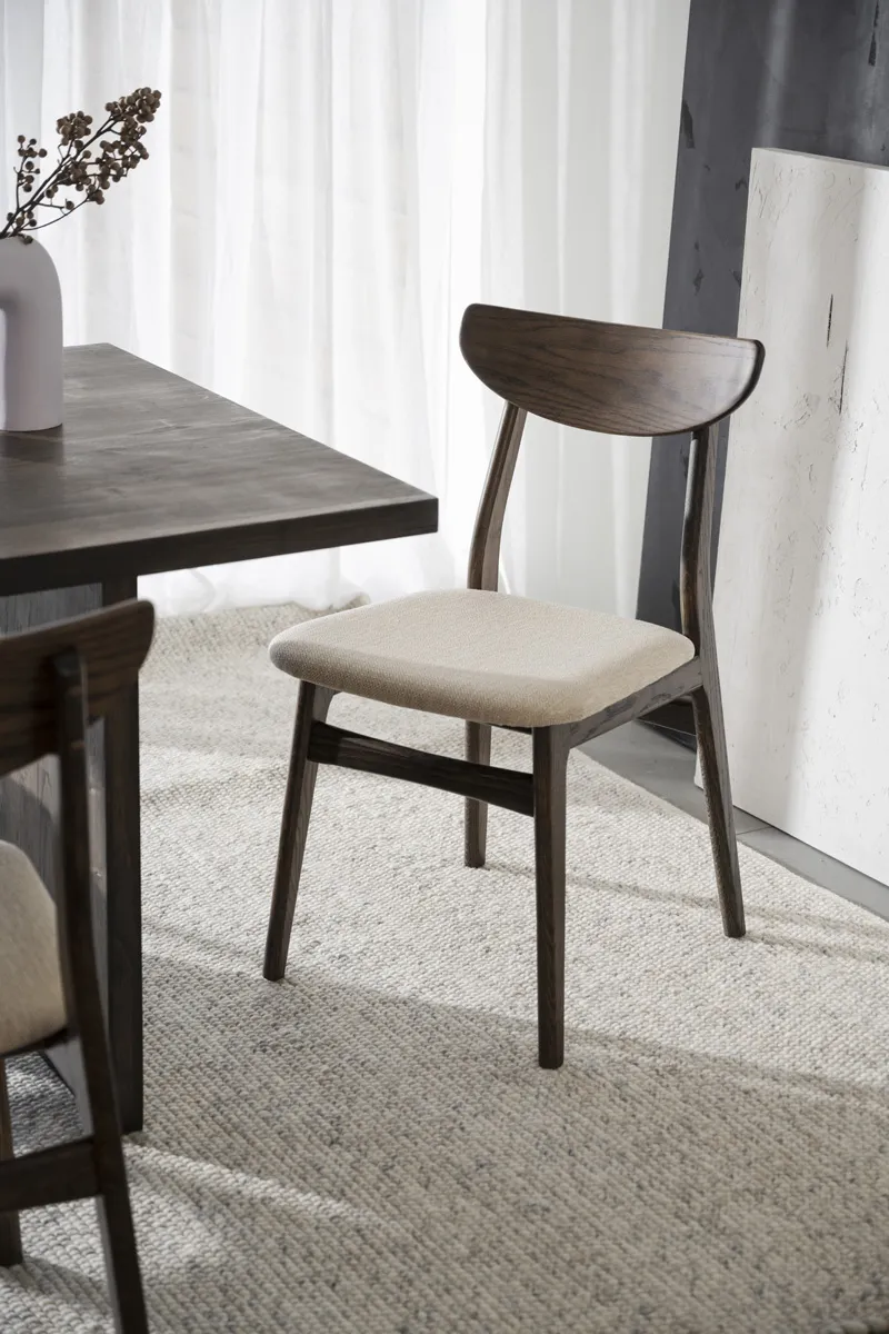 Rowico Home Rodham houten eetkamerstoel donker eiken - gestoffeerde zitting beige - set van 2, foto 2