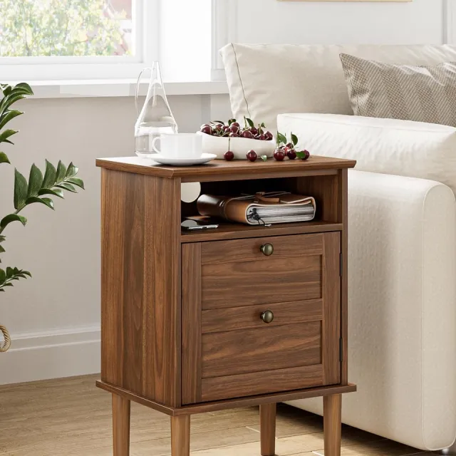 Unyqoos Modern nachtkastje met ruime opbergruimte en elegant walnoothouten ontwerp