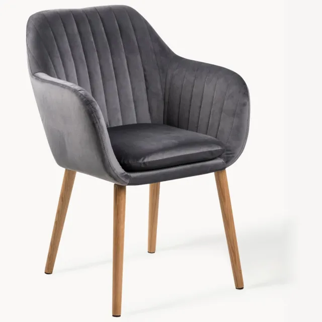 AC Design Fluwelen armstoel Emilia met houten poten Grijs