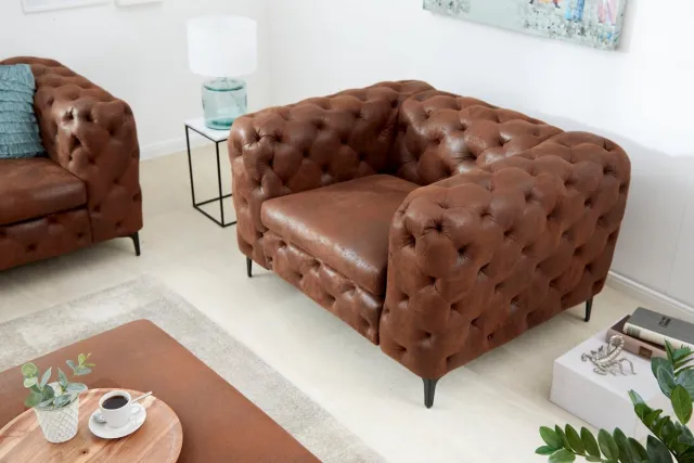 Invicta Interior Design Chesterfield Fauteuil MODERN BAROK 120cm antiek bruin microvezel met veerkern - 44399 Zie omschrijving
