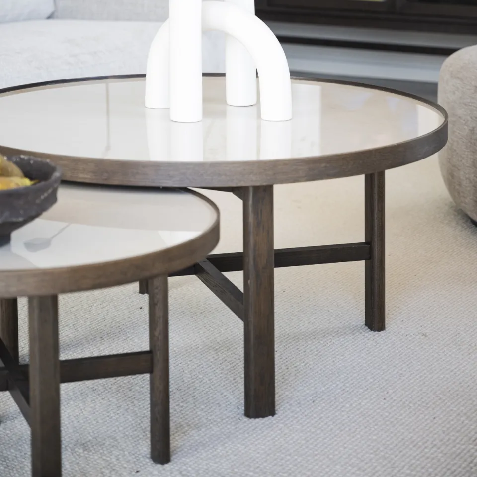 Rowico Home Marsden ronde houten salontafel bruin met beige keramieken tafelblad - Ø 90 cm, foto 3