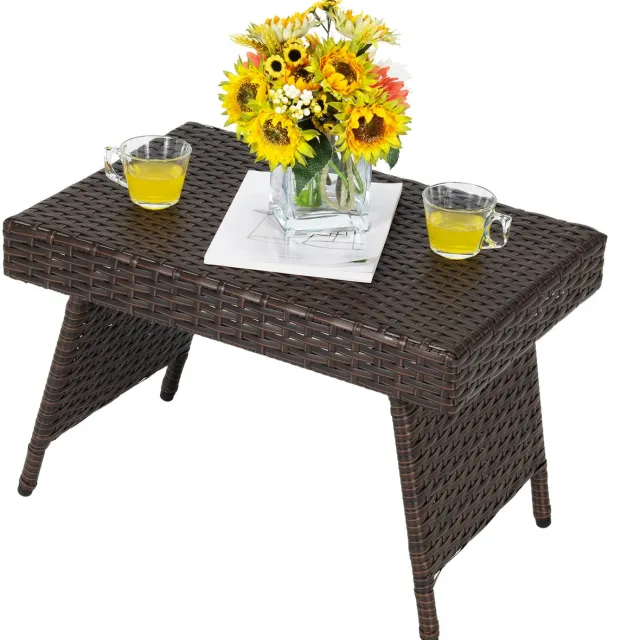 Costway Patio Rieten Opvouwbare Salontafel, Buiten Roten Bijzettafel Met PVC Plaat & Stevig Stalen Frame, Anti-slip Voetdoppen, Perfect voor Zwembad, Achtertuin, Balkon, Tuin, Ruimtebesparend Ontwerp Geel