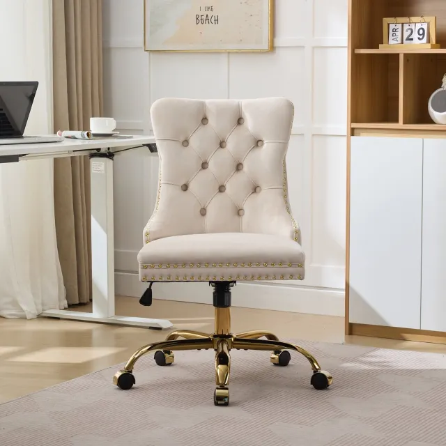 MEUNIQ Bureaustoel beige met fluwelen bekleding, gecapitonneerde rugleuning en goudkleurige metalen voet – draaibaar, in hoogte verstelbaar, met wielen