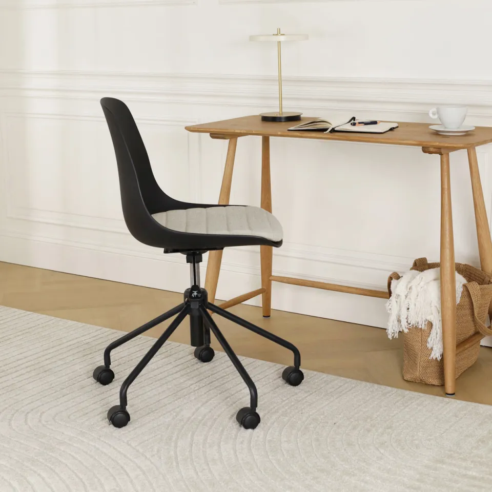Nolon Nout-Liv eetkamerstoel zwart met naturelbeige zitkussen - zwart onderstel, foto 2