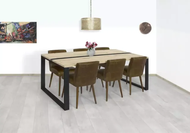 Eikenhouten tafel Eloi met stalen strip