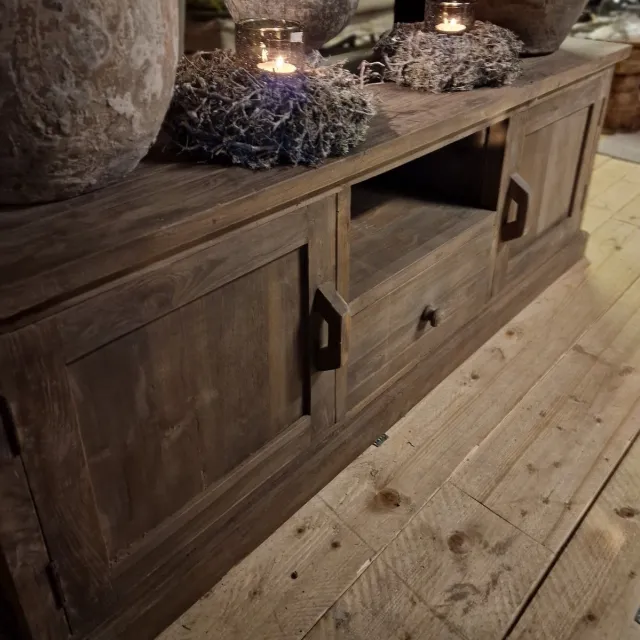 AURA PEEPERKORN TV MEUBEL| DRESSOIR| OUD TEAKHOUT| 180 CM bruin/vergrijsd