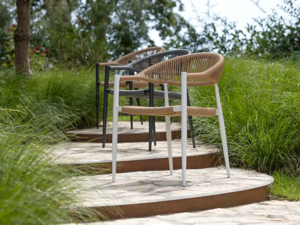 Manifesto Furniture Manifesto Belpasso/ROUGH-K ø 115cm dining tuinset 5-delig stapelbaar bruin, foto 5