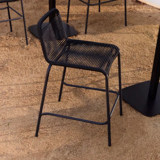 Kave Home Lambton outdoor barkruk zwart, foto 2