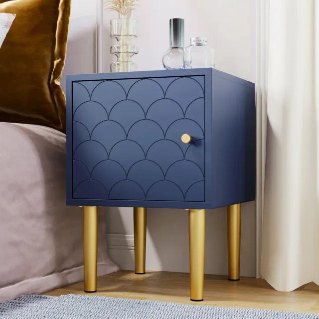 HAUSS SPOLE Nachtkastje - Met Schubmotief Deur En Magnetische Sluiting - Voor Slaapkamer En Woonkamer - Hout En Metaal - 35x35x51 Cm - Marineblauw
