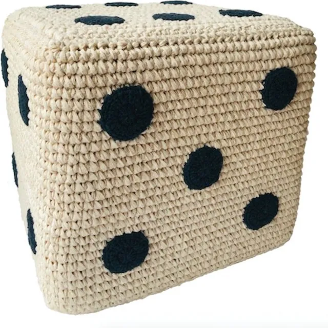 luna-leena duurzame dobbelsteen poef - gebroken wit met zwarte stippen - katoen - 30x30x30cm- hand gehaakt in Nepal - dice pouffe - kinderkamer - zitkussen - kinder poef - dobbelen - bordspel - woonkamer - decoratie ecru