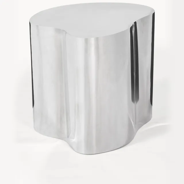 Westwing Collection Metalen bijzettafel Dale in organische vorm Zilverkleurig